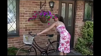 Elen Cole And Sadie Leech