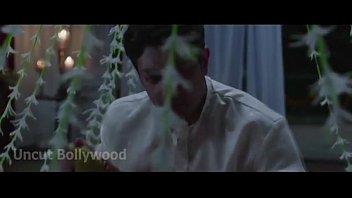 Sara Loren Hot Scenes From Barkhaa High