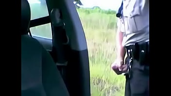 Policial Batendo Uma (police Masturbating)