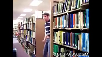 Gozando Na Biblioteca