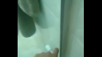 Safada Tomando Banho