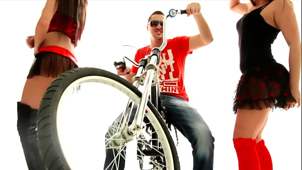Mc Yankoo - Slatka Mala (official Video)