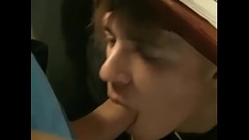 Bajo La Mesa - Sucking Under The Table