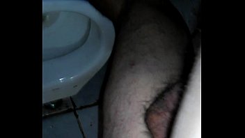 Gay Dando Pro Macho Dotado No Banheiro