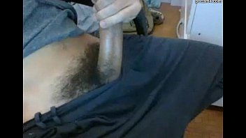 Pentelhudo Exibe A Rola Na Cam