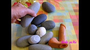 Je R_vasse à Des Galets Pour Mon Cul