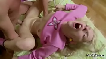 Petite Step-sister Wake Him Up To Get First Anal Fuck