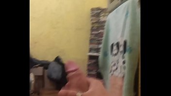 Hetero Punhetando E Gozando