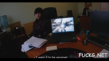 Playgirl Gets Spoiled On A Spy Cam