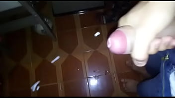 Gozando Na Madrugada - cumshot, punheta, gozando, soloboy - Video 4960632