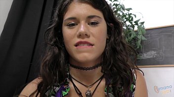 Lexy Lotus ' First Facial