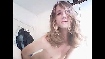 As Reações Faciais De Um Lindo Afeminado Enquanto Se Masturba