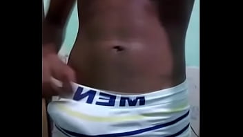 Novinho Batendo E Gozando Muito