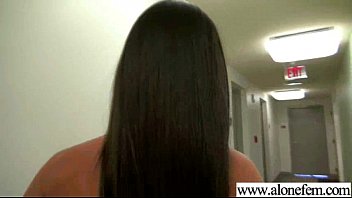 Crazy Sex Toys Used To Masturbate By Sexy Girl (rahyndee) Movie-21