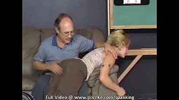 ï__girl With Glasses Gets A Better Look At Her Red Ass