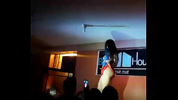 Bailarina De La Universidad Andina De Cusco