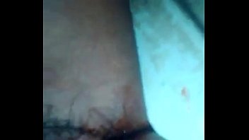 Mujer Masturbándose Reglando