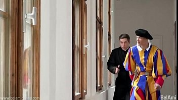 Padre Fazendo Um Belo Trabalho