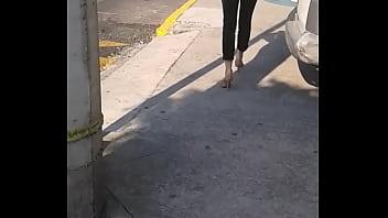 Linda Secretaria Caminando En Tacones