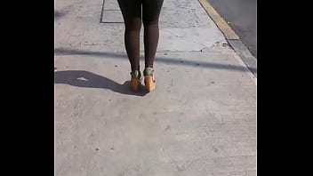 Culo De Chava En Leggins Y Tacones
