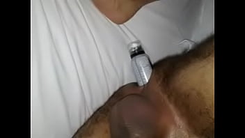 Batendo Uma Com Desodorante No Cu.