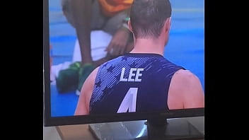 Look His Bulge / Mira El Bulto