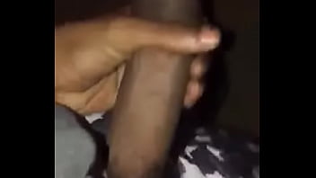 Negro Cavalo Mega Dotado Se Masturbando No Meio Da Rua