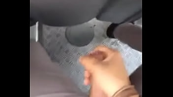 Novinho Batendo Punheta No Onibus E Gozando
