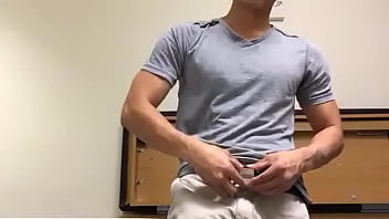 Anh Dep Trai - His Name Please ?