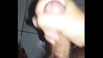 Batendo Uma Antes Do Banho - do, banho, punheta, soloboy, batendo, antes - Video 4923587