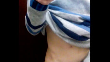 Jerking Off On The Bathroom In New Year / Masturbandome En El Baño En Año Nuevo