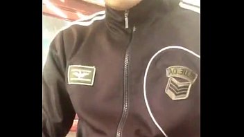 Livetream trai d_m mặc áo khoát sục con cu đẹp