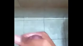 Me La Jalo Y Me Sale Mucha Leche