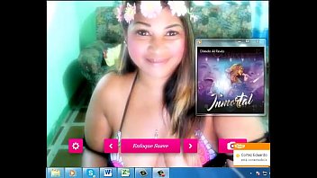 Chica De Cam Se Desnuda Bailando