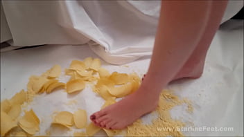 Fetish, Foot, Crushing, Trampling - Feet - 2025 - Hot - Show - Video 4879858