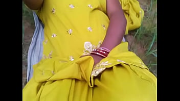 Ladki Khet Me With Hindi Audio