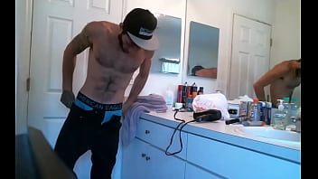 Straight Guy Gets Out Of Shower On Cam - Watch More At