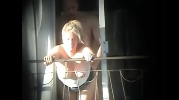 Se Follan A Mi Vecina Y Yo La Gravo