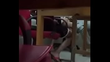 Sục Trong Quán Internet