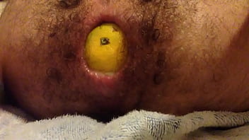 Novinho Enfiando Laranja No Cu