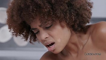 Dominant Blonde Lesbo Tribbing Ebony Babe