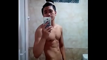 hot boy show hàng 6