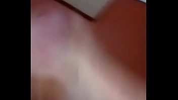 Novinho Tocando Uma No Banheiro