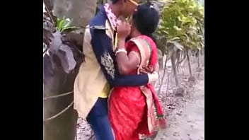 Marathi Desi Boy And Aunty Passionate Kiss In Public