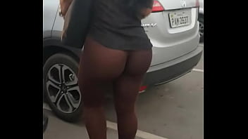 Luciendo Las Nalgas.