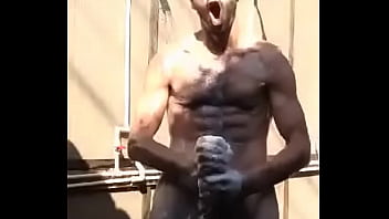 Punheta No Banho - banho, punheta, soloboy - Video 4840235