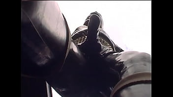 Roxina2003KissMyBooots190603