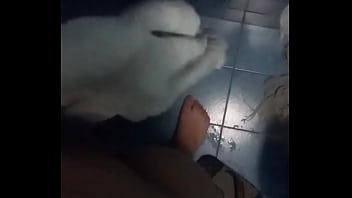 Hermosa Jovencita Sexy Secándose Después De Ducha.