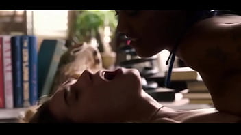 Freema Agyeman And Jamie Clayton Sense8 S01e01