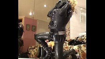 Roxina2005bigcockladyboyimasked071205